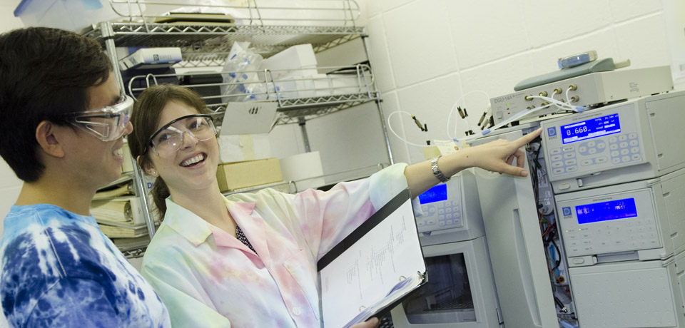 Prof Lelia Hawkins and student working in lab