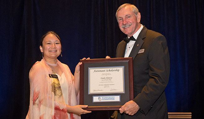 Emilly Shimizu '20 is presented a scholarship award by ASF official. Photo by ASF, Emily Jourdan