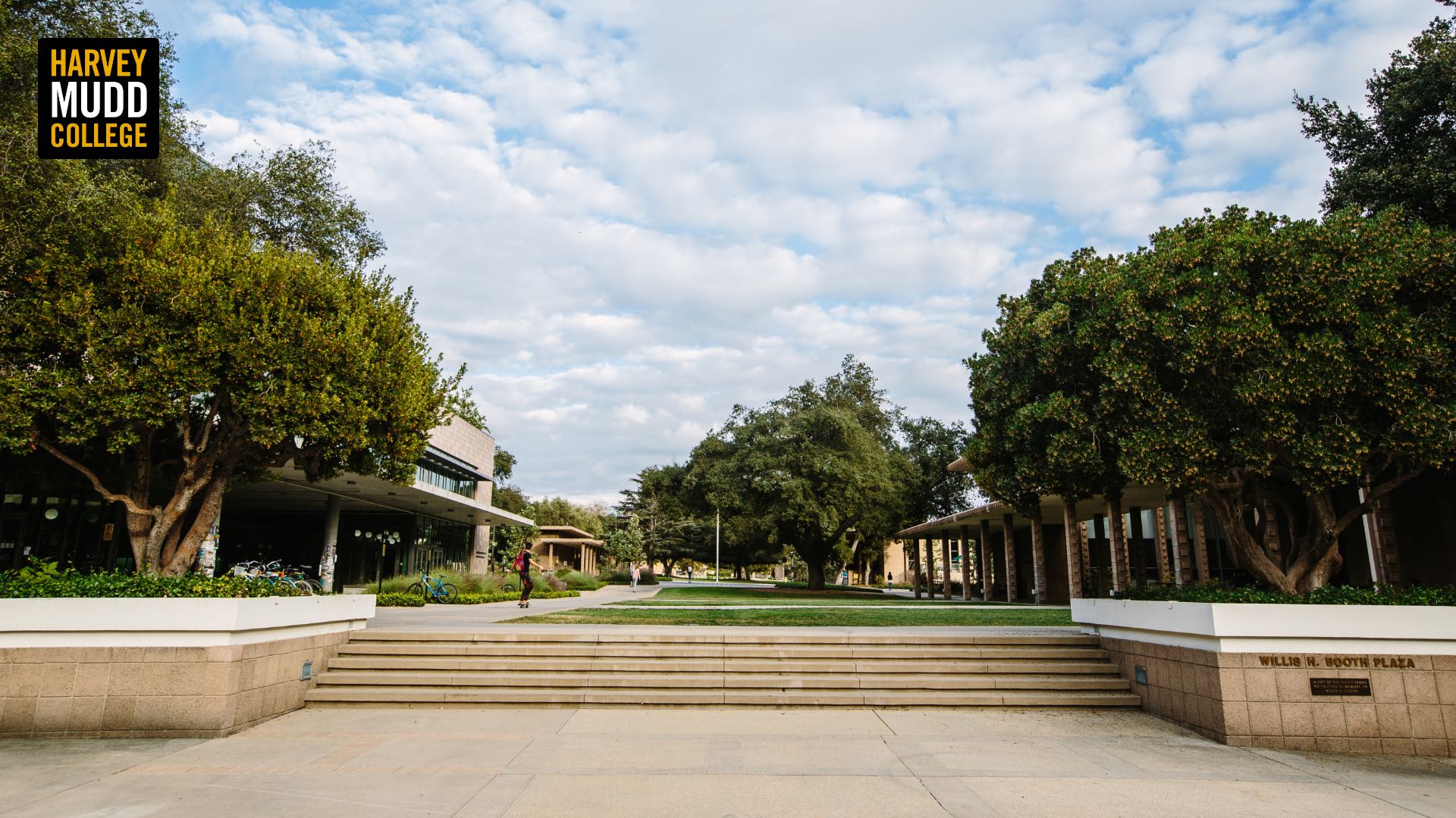 Harvey Mudd College Great Mall, looking east