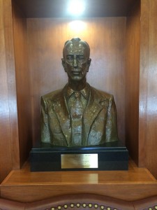 An old Greek person? Not quite. This is Henry Mudd, one of the co-founders of Mudd. As I was taking this picture, I was informed that you’re supposed to rub his nose for good luck before exams.