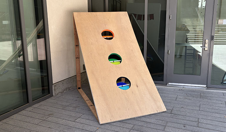 cornhole device