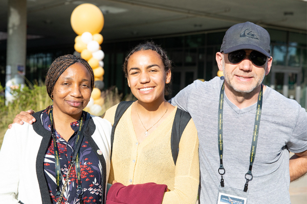 Families and students gather at Harvey Mudd Orientation